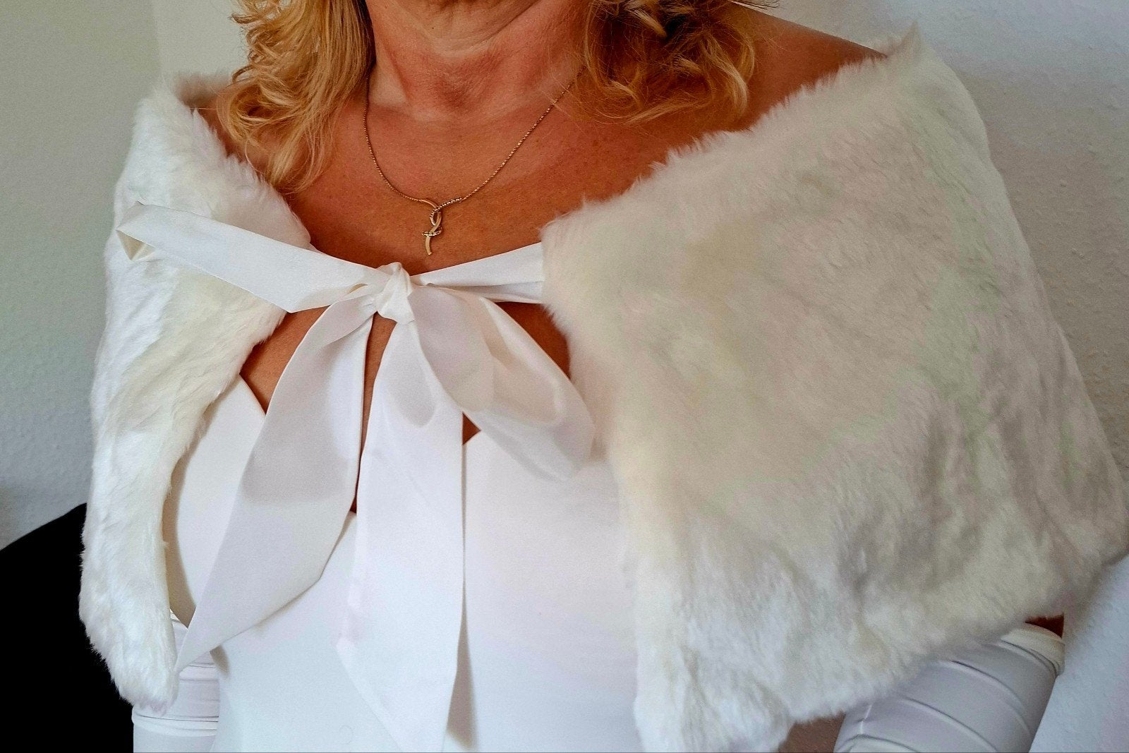Roomkleur Bont Stola voor Bruid of Feest, Kleding | Dames, Trouwkleding en Trouwaccessoires, Ophalen of Verzenden, Zo goed als nieuw