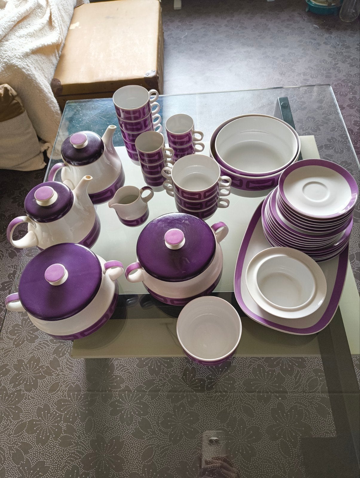Vintage Servies Paars-Wit - Compleet Set, Ophalen, Gebruikt, Overige stijlen