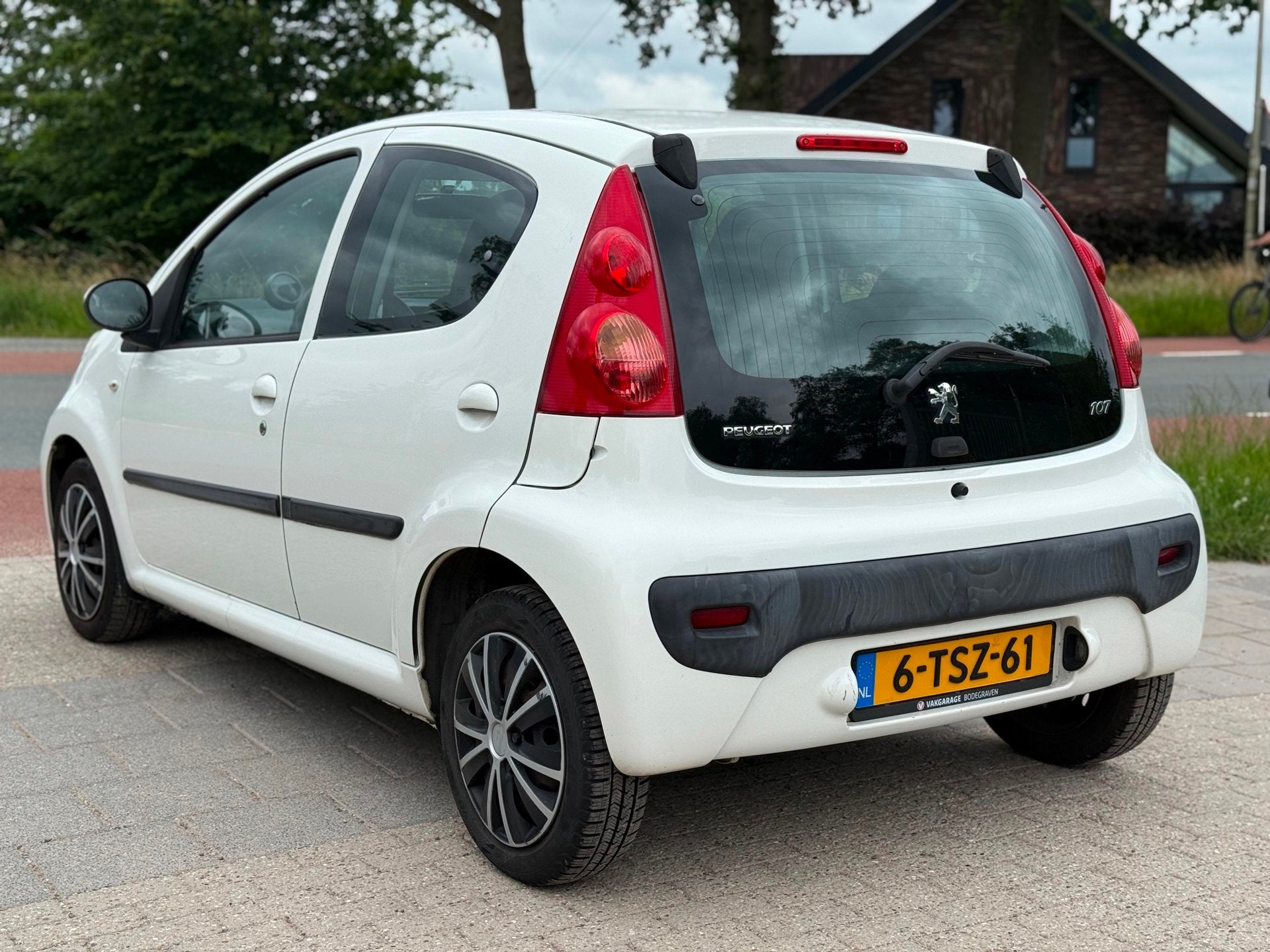 Peugeot 107 1.0-12V XS Urban Move, Voorwielaandrijving, Gebruikt, 4 stoelen, Bedrijf