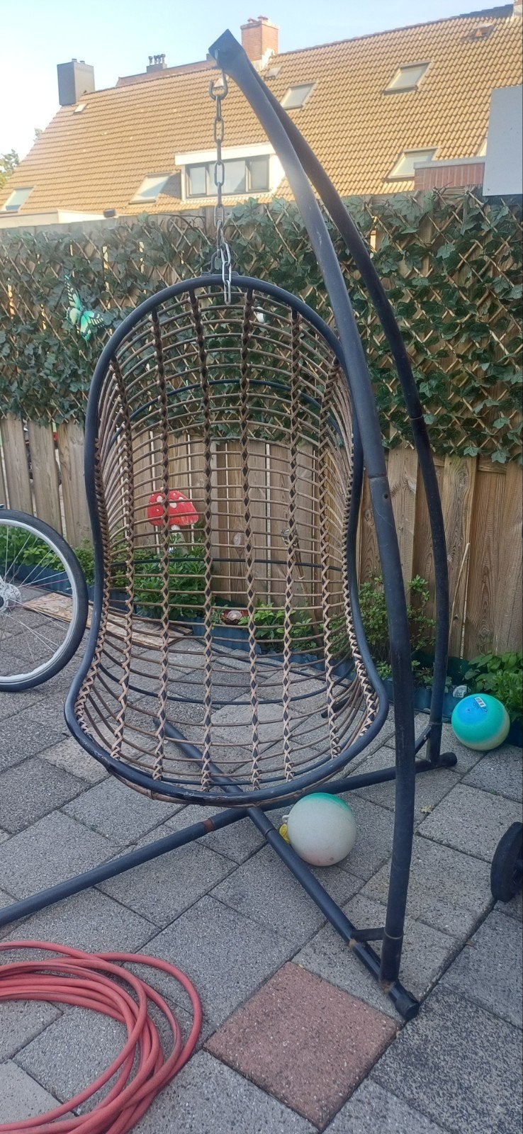 hangstoel zonder kussen, Ophalen