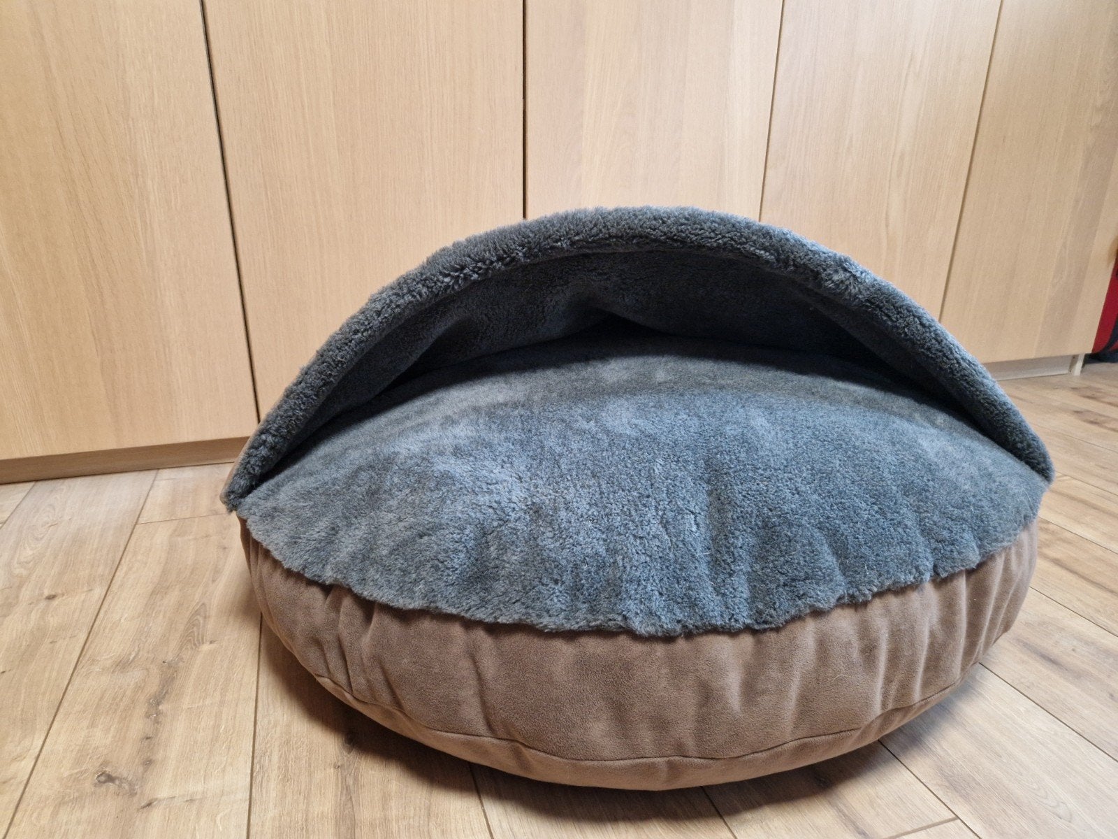 Nieuwe "Two Vizslas" Cave dog bed maat L, Dieren en Toebehoren, Ophalen, Nieuw, Stof