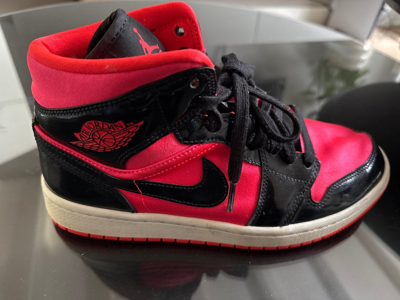 Nike Air Jordan 1 Mid BQ6472-600 - Maat 39, Ophalen of Verzenden, Gedragen, Rood, Sneakers of Gympen