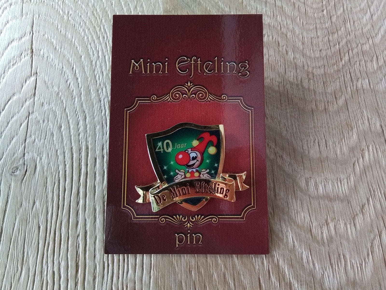 pin mini efteling 40 jaar
Let op dit is geen pin van de efte, Ophalen of Verzenden, Nieuw, Button of Speldje