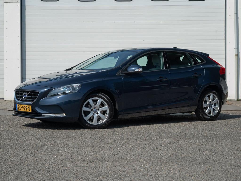 Volvo V40 1.6 D2 (2015) 114 PK Kinetic | Leder | PDC | Clima, Voorwielaandrijving, Euro 5, Gebruikt, 4 cilinders