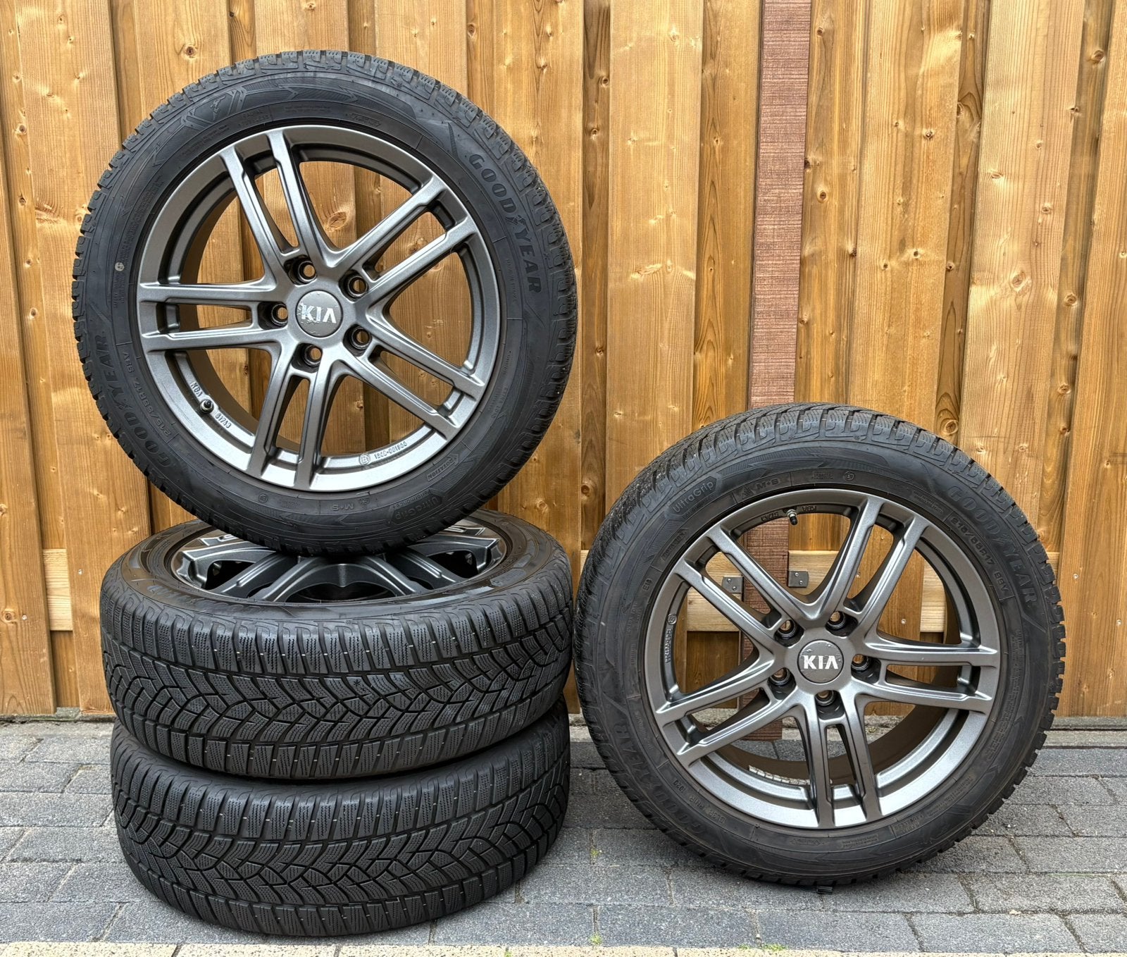 Kia Nero 17 inch velgen met winterbanden, Ophalen, Velg(en), 17 inch, Winterbanden