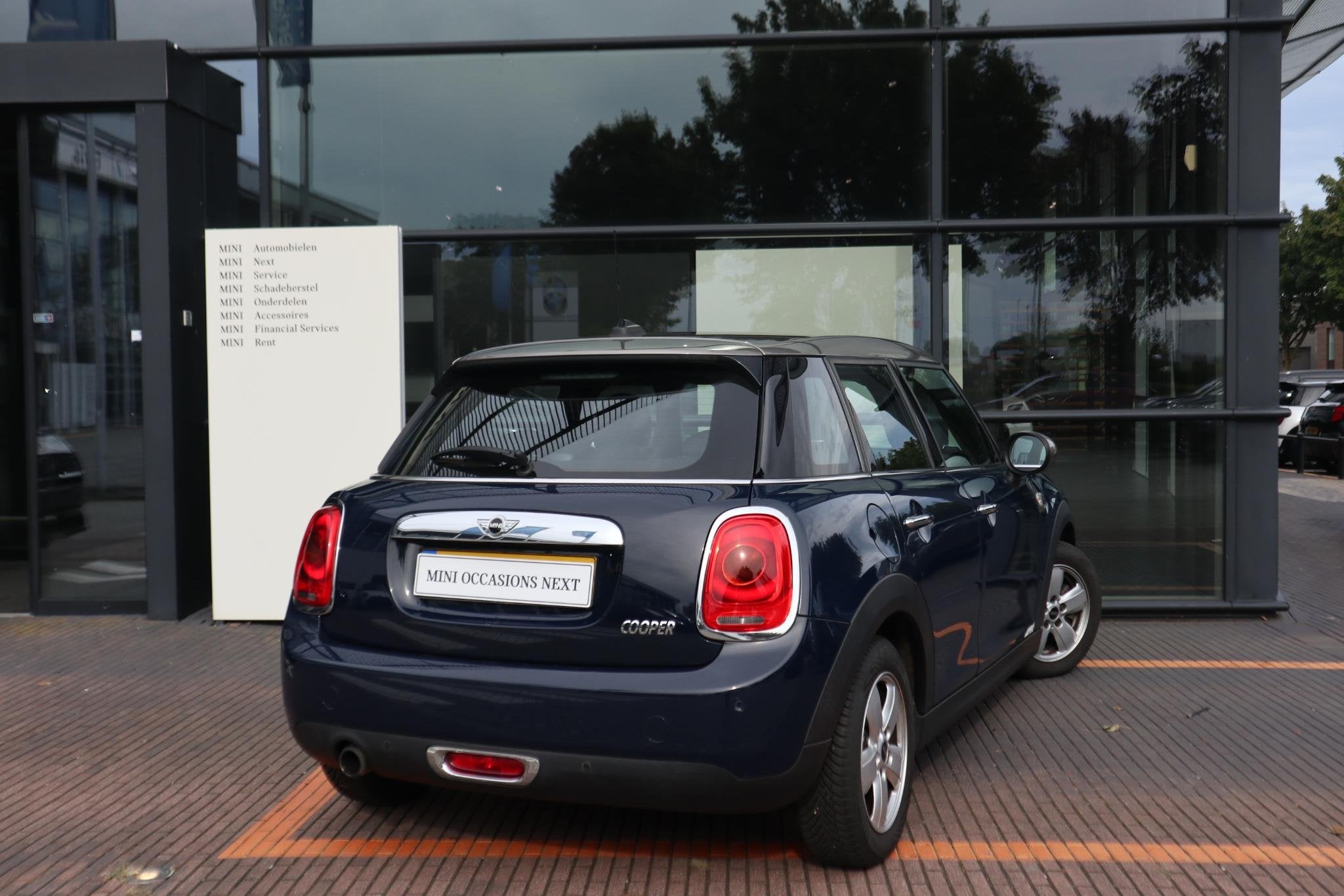 MINI 5-Deurs Cooper Leder | Park Distance Control (PDC), ach, 12 maanden, 136 pk, Euro 6, Blauw