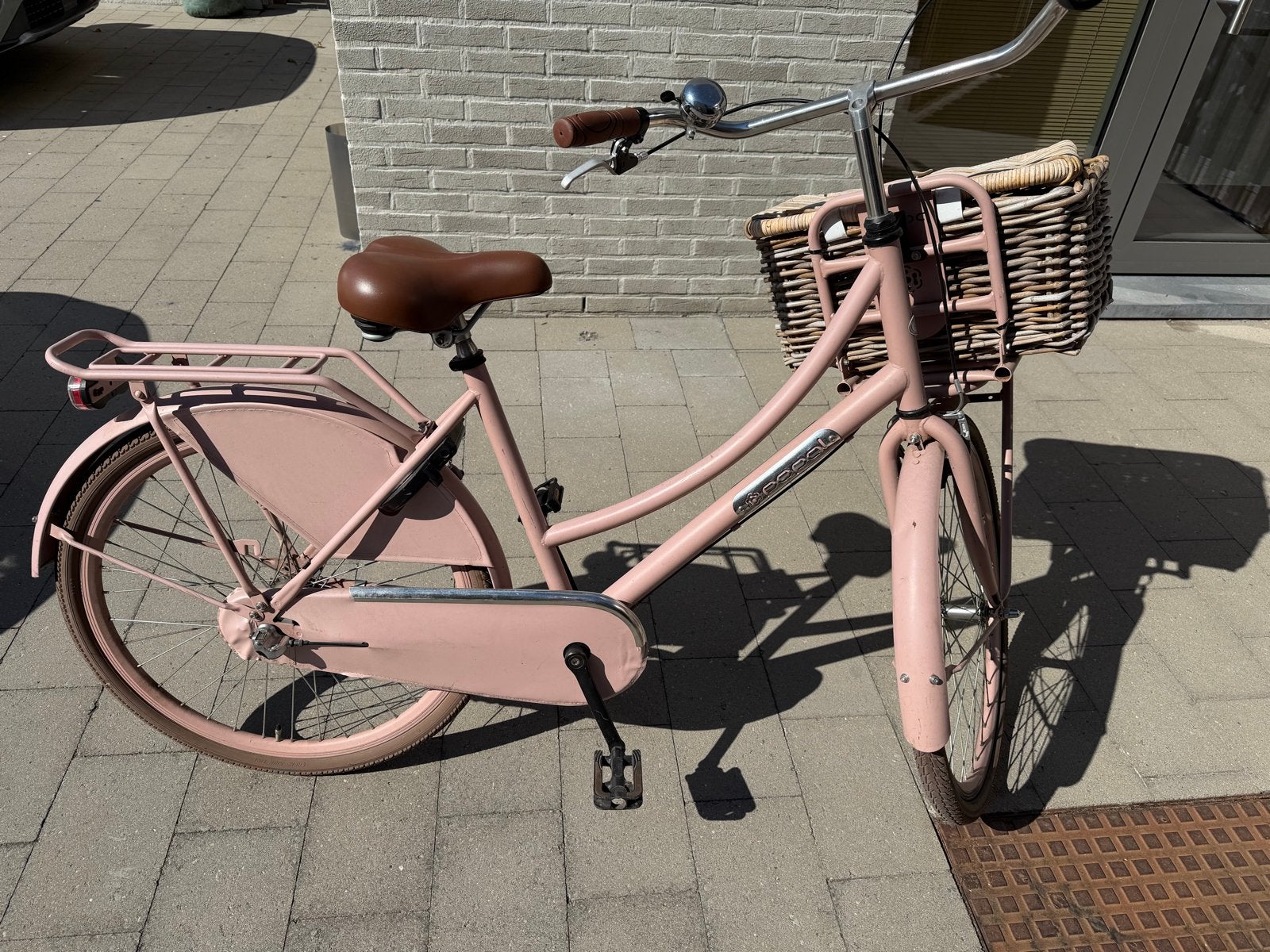 Mooie meisjesfiets met mandje 28 inch, Fietsen en Brommers, Gebruikt, Velgrem, Handrem, Ophalen