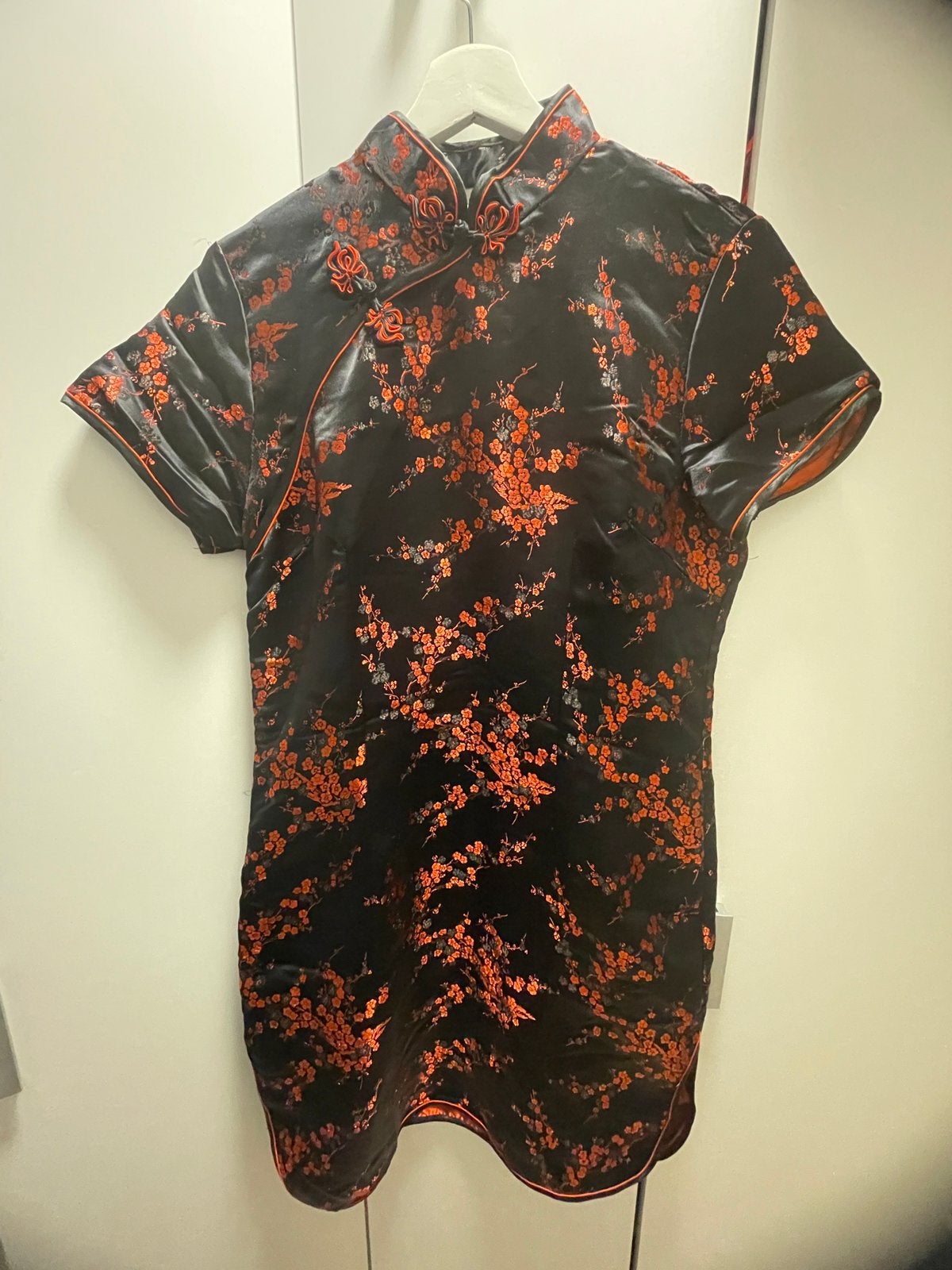 Chinese qipao, Ophalen of Verzenden, Zo goed als nieuw, Maat 38/40 (M), Zwart
