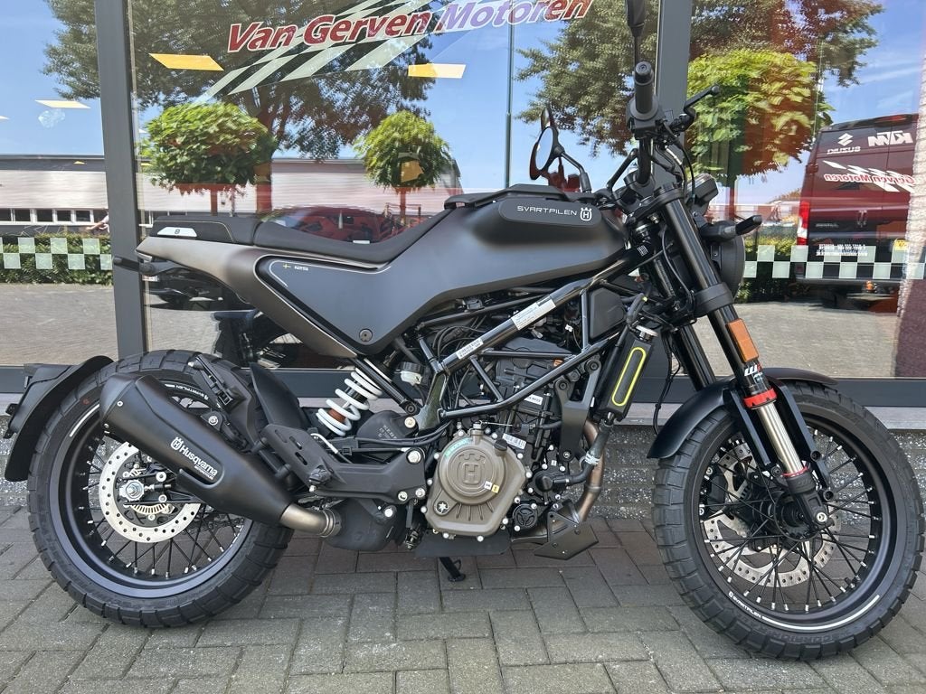 HUSQVARNA 125 SVARTPILEN 2024, Bedrijf, Naked bike