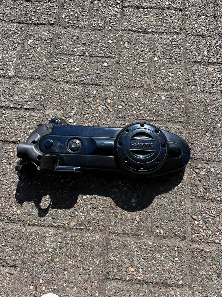 Piaggio/ vespa sprint iget carterkap, Ophalen