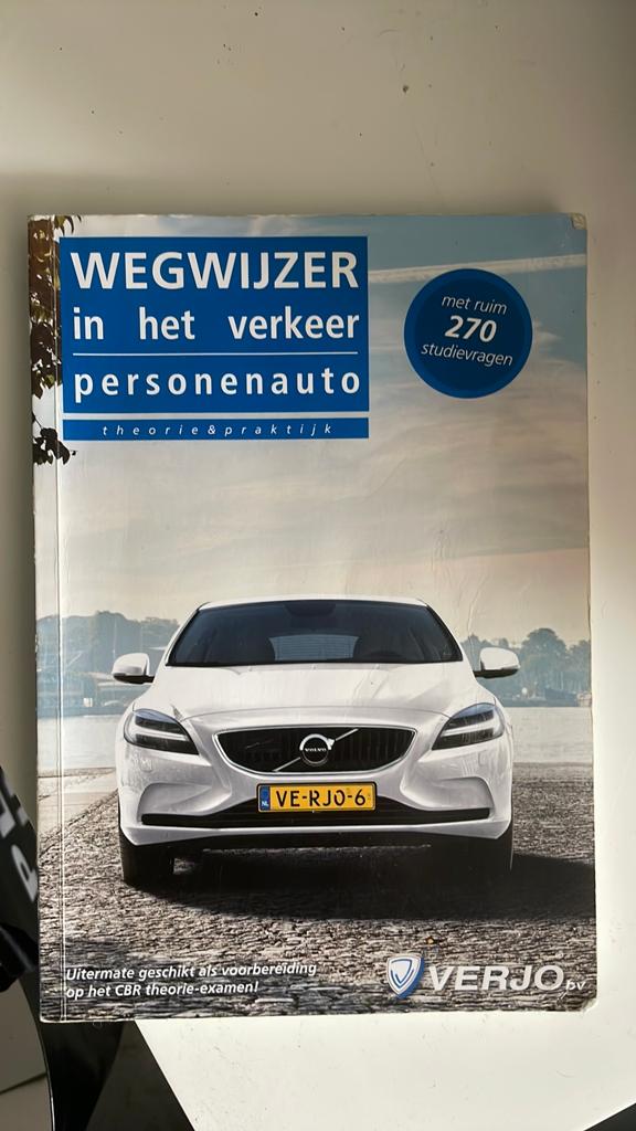 Theorie boek auto examen, Boeken, Auto's | Boeken, Ophalen of Verzenden, Gelezen, Algemeen