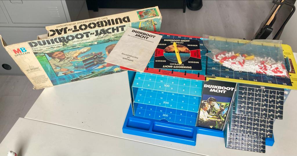 Duikboot Jacht - Compleet spel, doos beschadigd, Hobby en Vrije tijd, Gezelschapsspellen | Bordspellen, Gebruikt, Een of twee spelers