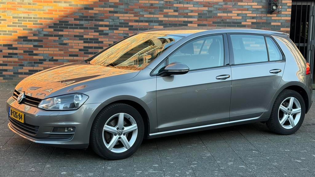 Volkswagen Golf 1.2 TSI DSG /AIRCO/STVERWARMING/PDC, Stof, 4 cilinders, Metallic lak, 620 kg