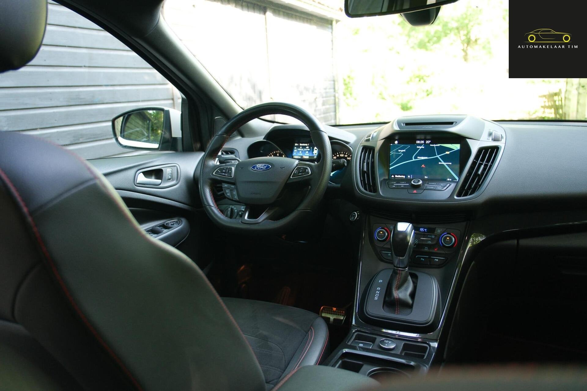 Ford Kuga 1.5 EcoBoost ST Line Automaat / Trekhaak / Open da, Auto's, Ford, Automaat, Euro 6, 4 cilinders, Wit