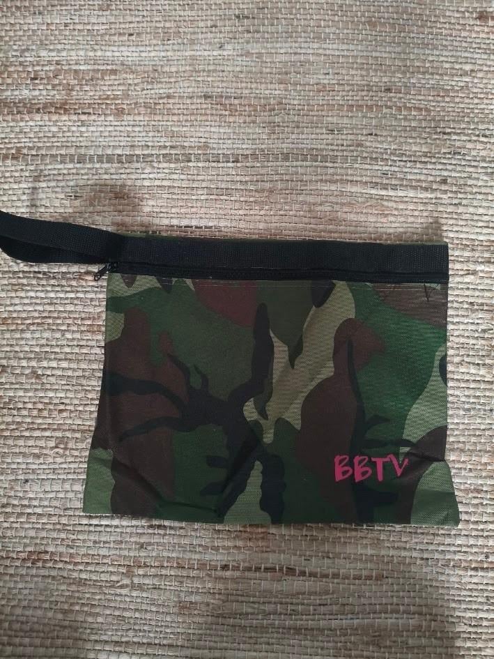 BBTV toilettas met camouflage print, Sieraden, Tassen en Uiterlijk, Toilettassen, Ophalen of Verzenden, Zo goed als nieuw, Groen