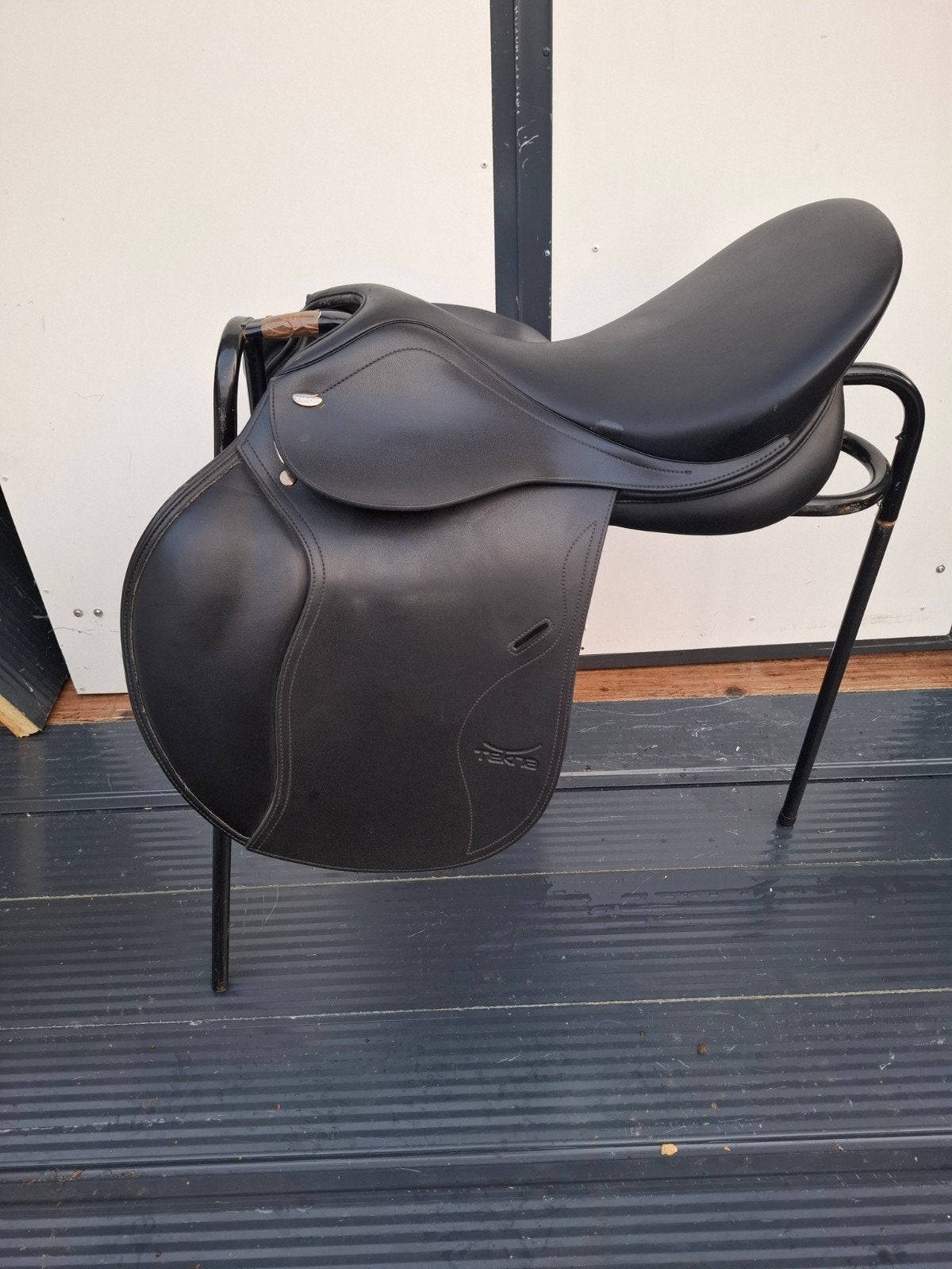 tekna vzh zadel 17.5, L (17.5 inch), Ophalen of Verzenden, Zo goed als nieuw, Recreatie