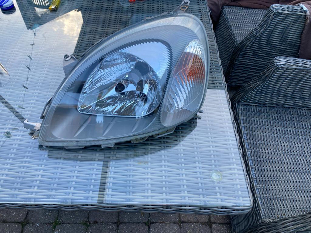Nette koplampen Toyota Yaris 1999-2005, Ophalen of Verzenden, Gebruikt, Toyota