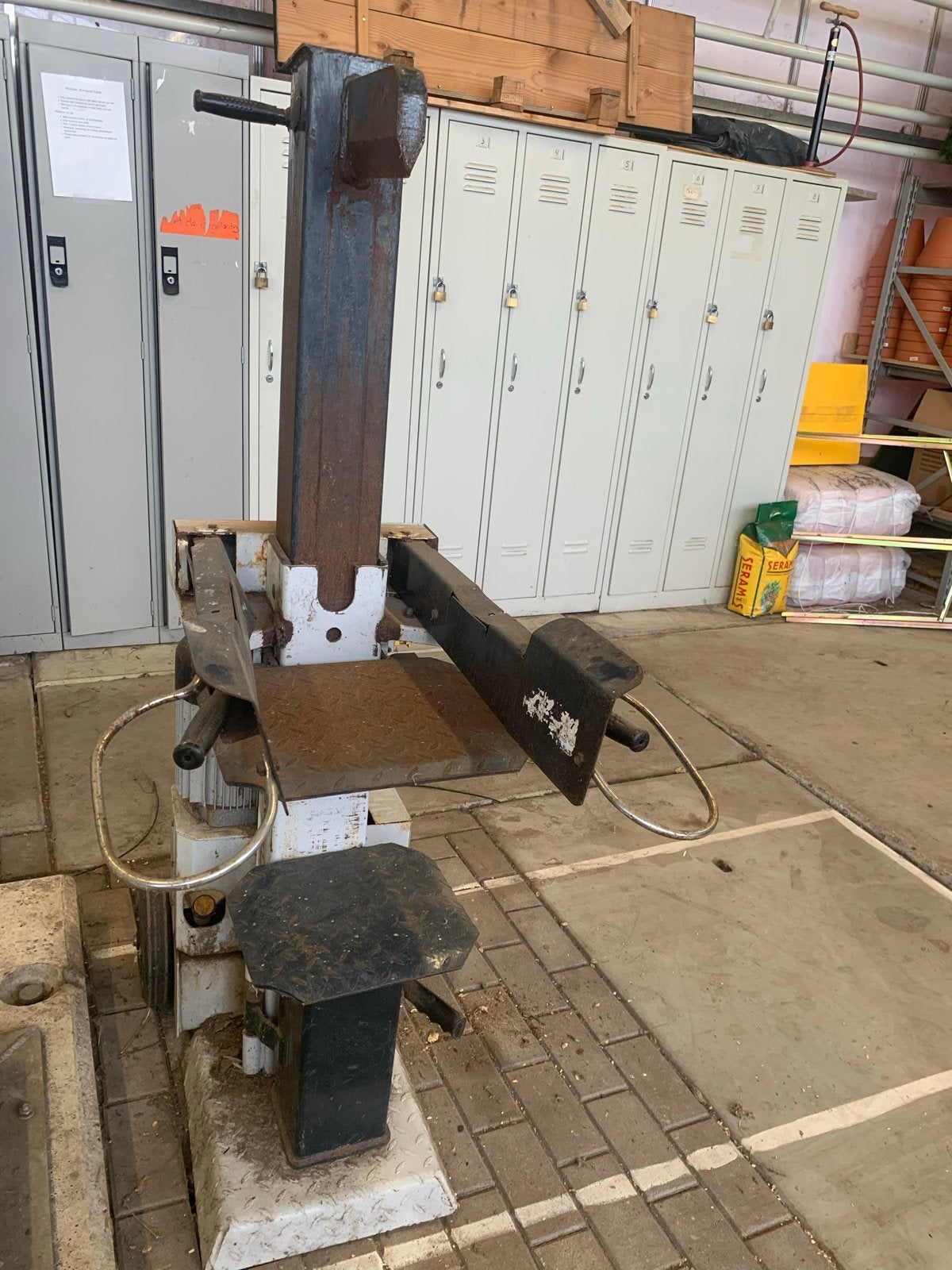 Lumag HOS 12A Houtklover - Hydrologische Pomp Werkt, Tuin en Terras, Kloofmachines, Ophalen, Gebruikt, Elektrisch, Staand