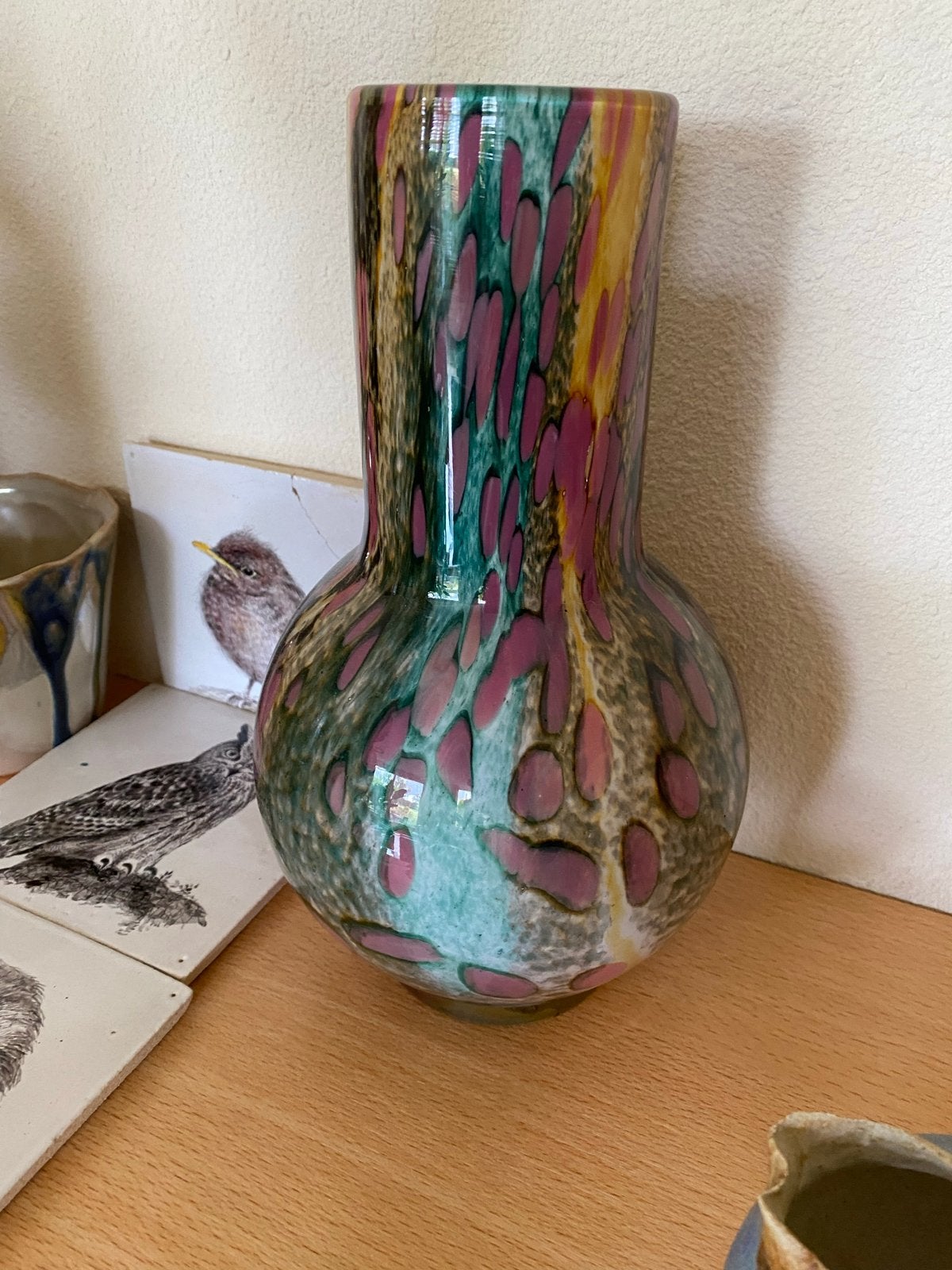 Boheemse Confetti Vaas - Handgeblazen Tsjechisch Glas, Antiek en Kunst, Ophalen of Verzenden