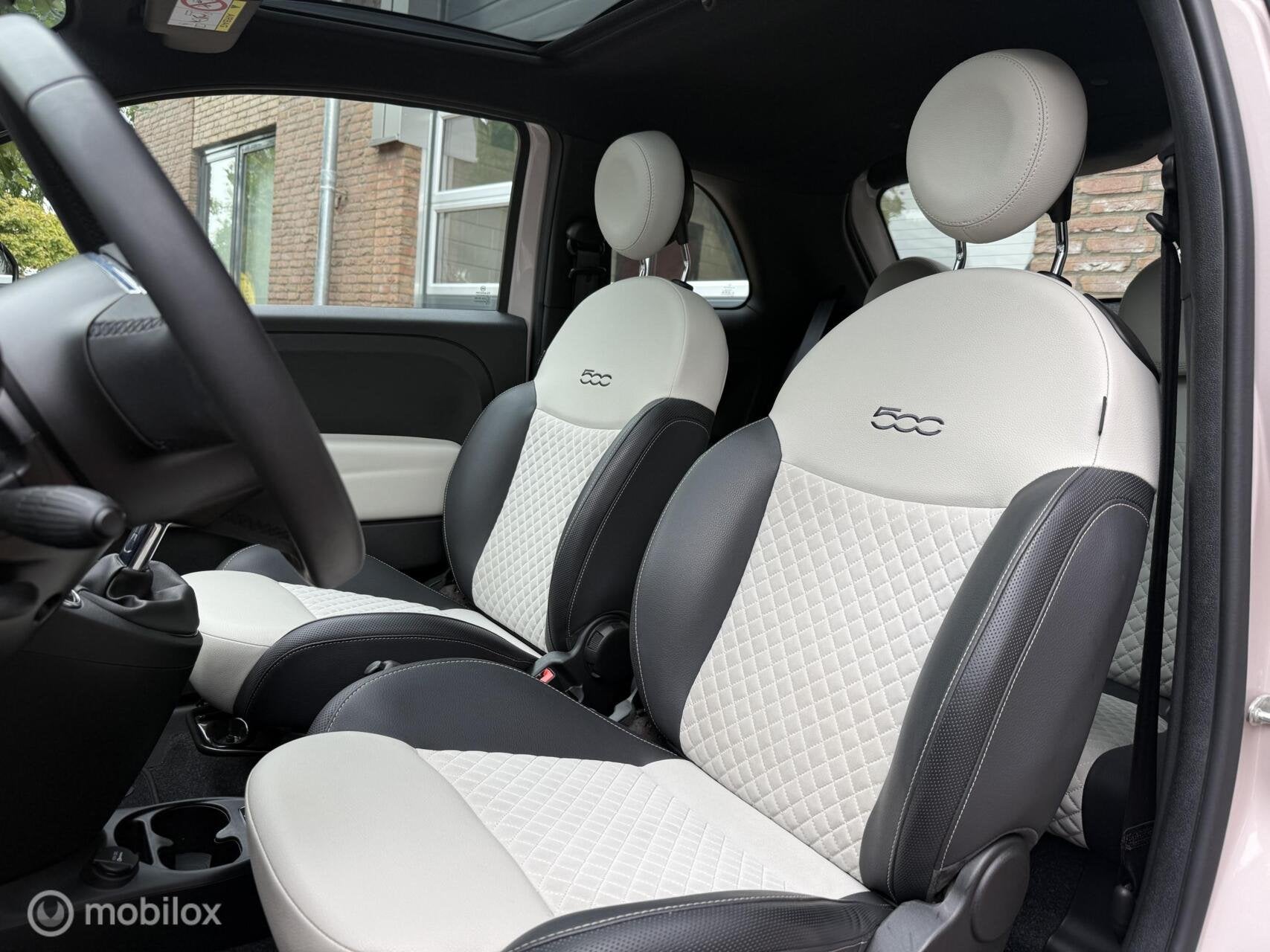 Fiat 500 1.0 Hybrid Star Panodak Navi Carplay PDC 16 inch Cr, Auto's, Voorwielaandrijving, Panoramadak, 4 stoelen, Wit