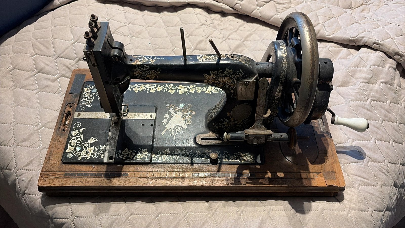 Antieke naaimachine, Antiek en Kunst, Ophalen