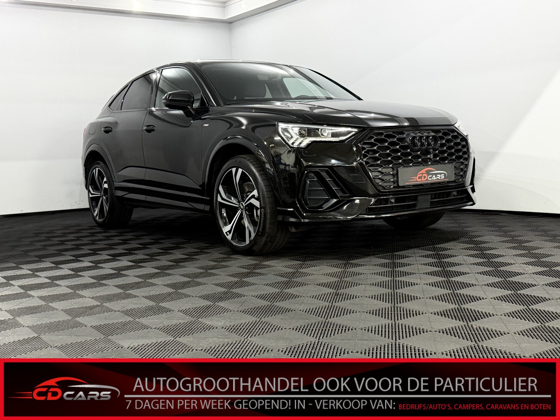Audi Q3 Sportback 45 TFSI e S Edition Plug-in Leder, Camera,, Auto's, Audi, Gebruikt, Euro 6, 116 pk, Zwart