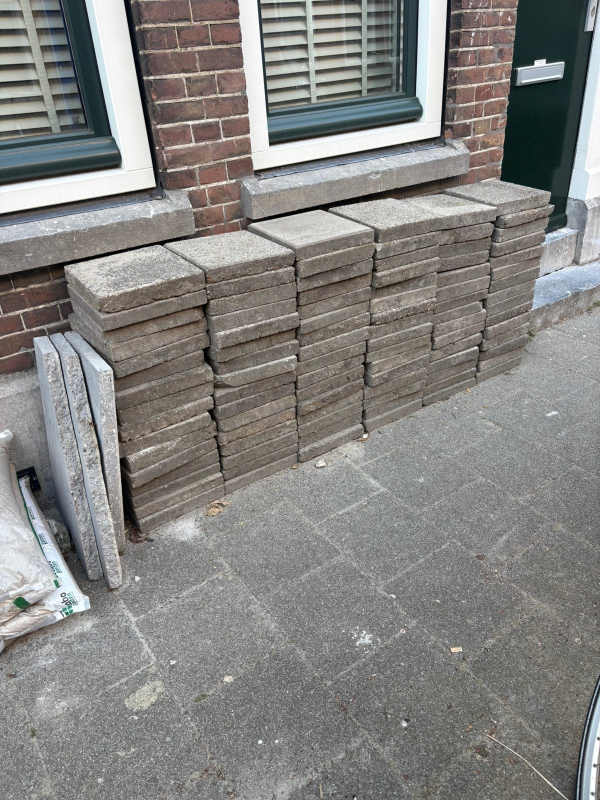 Gratis af te halen tegels, Tuin en Terras, Ophalen, Gebruikt, Beton, Terrastegels