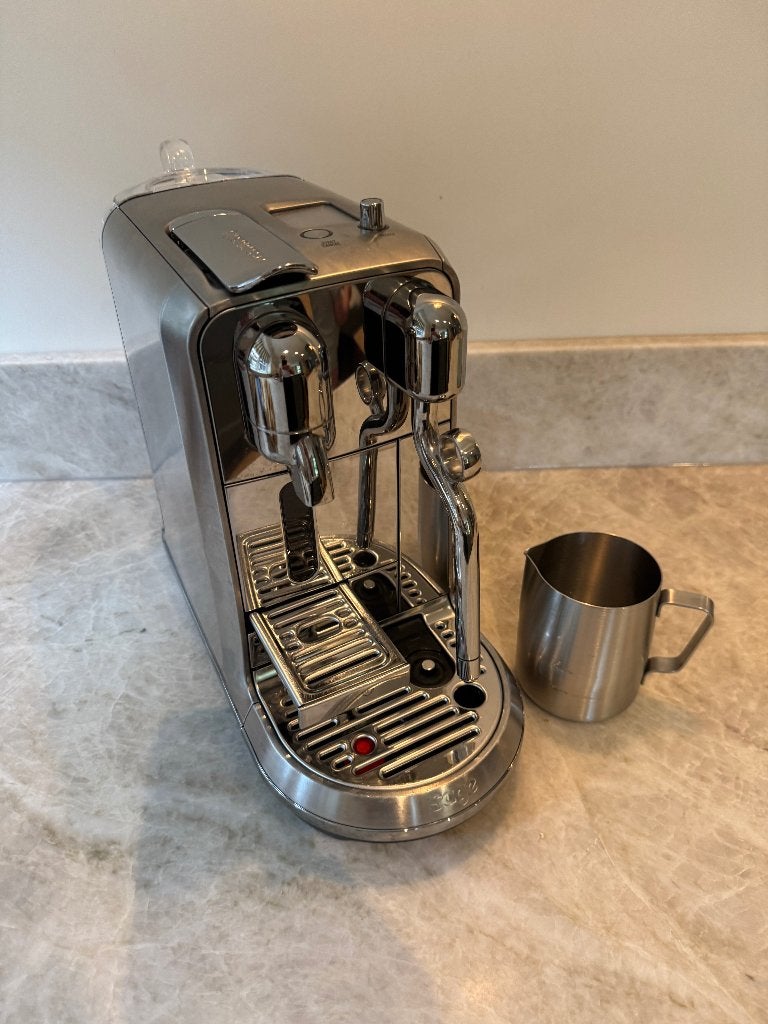 Sage Creatista Plus Nespresso machine - RVS, Ophalen of Verzenden, Gebruikt, Koffiemachine, Koffiepads en cups