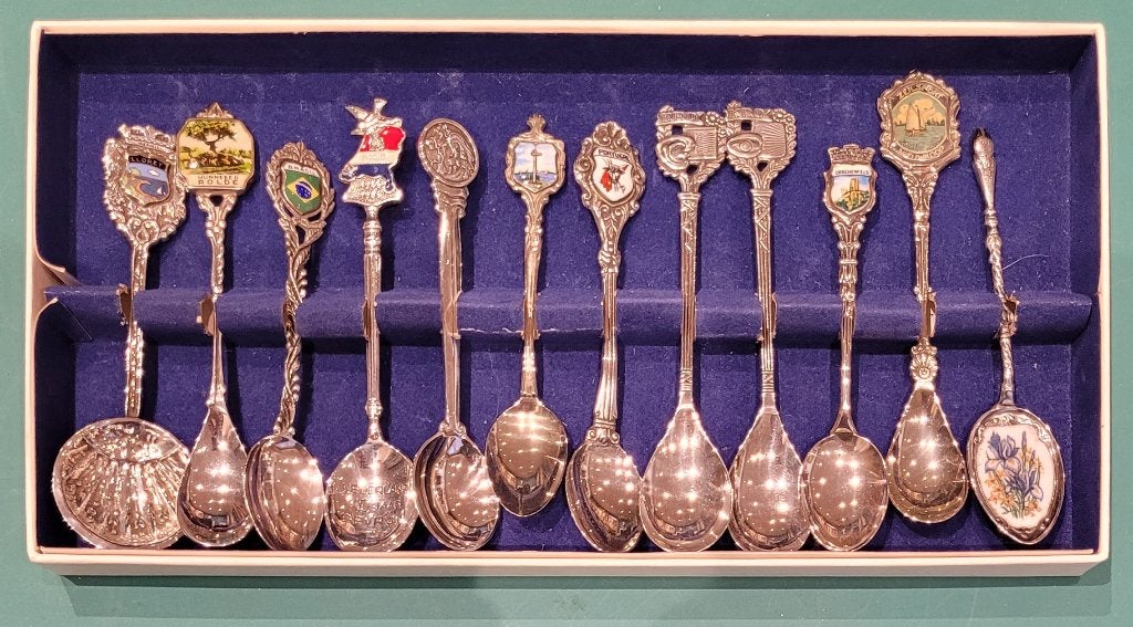 doos met 12 vintage lepeltjes, Antiek en Kunst, Antiek | Bestek, Ophalen of Verzenden