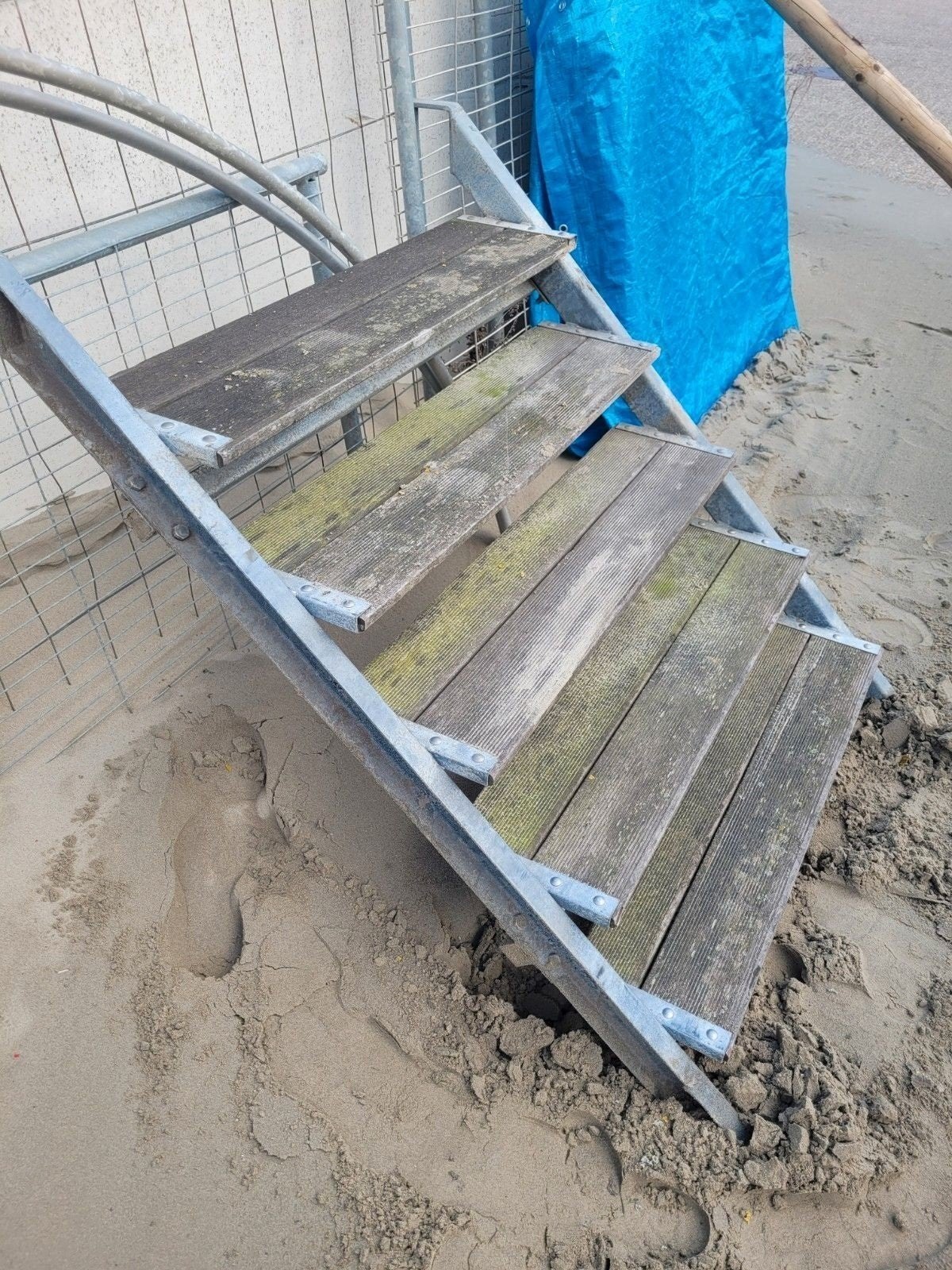 stalen trap met hardhouten trede, Doe-het-zelf en Verbouw, Ladders en Trappen, Ophalen, Gebruikt, Minder dan 2 meter