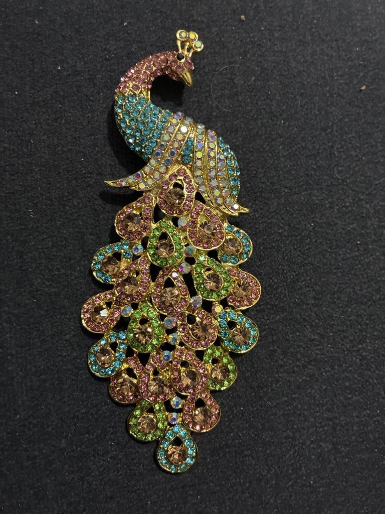 Kleurrijke Pauw Broche met Strass Steentjes, Overige materialen, Overige kleuren, Ophalen of Verzenden, Zo goed als nieuw