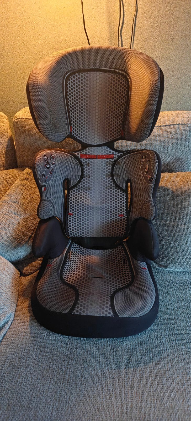 HEMA kinderstoeltje met tweepunts gordel, Kinderen en Baby's, Autostoeltjes, 15 t/m 36 kg, Ophalen, Overige merken, Gebruikt