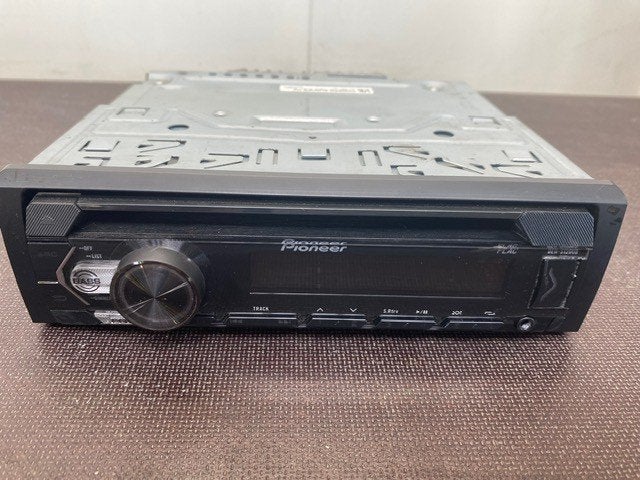 Autoradio Pioneer DEH-S120UB, Auto diversen, Autoradio's, Ophalen of Verzenden, Gebruikt