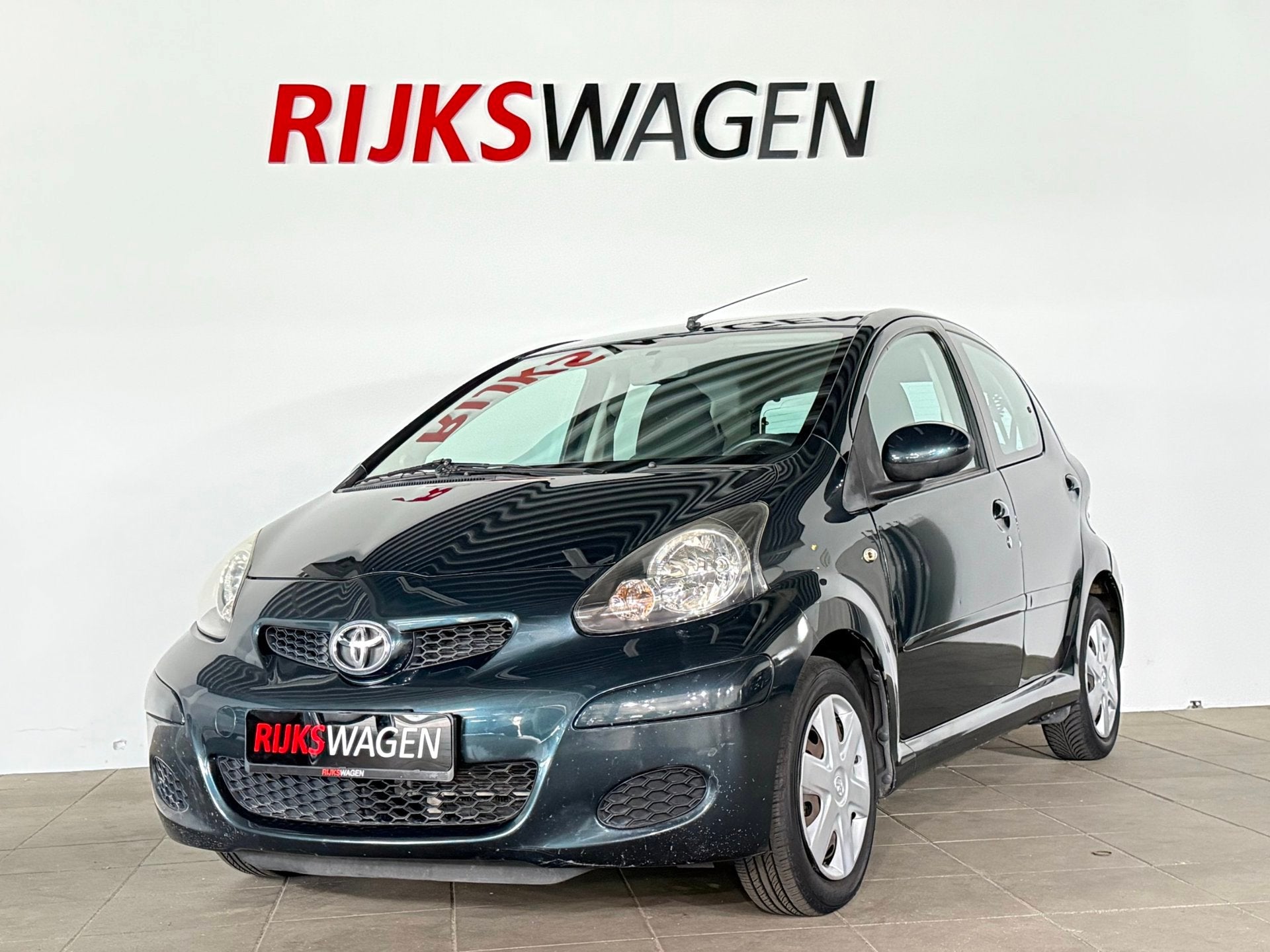 Toyota Aygo 1.0-12V Access Airco/Elektrische ramen/Leder stu, Auto's, Voorwielaandrijving, Euro 5, Stof, Gebruikt