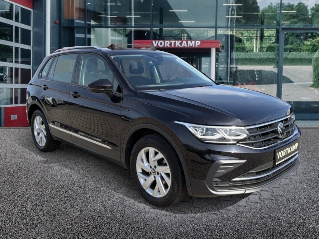 Volkswagen Tiguan 2.0 TDI DSG 4-MOTION LIFE TREKHAAK/PANO-DA, Automaat, Gebruikt, Euro 6, Zwart
