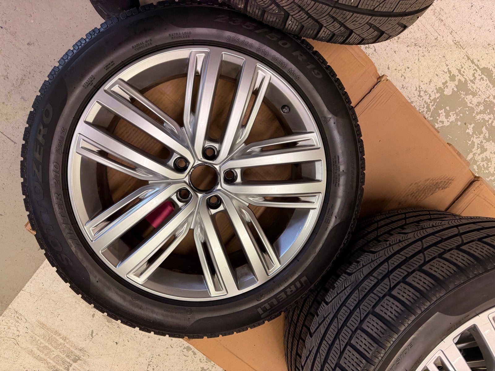 Originele VW 19 inch winterset Pirelli - Tiguan/Kodiaq, Gebruikt, Banden en Velgen, Winterbanden, 235 mm