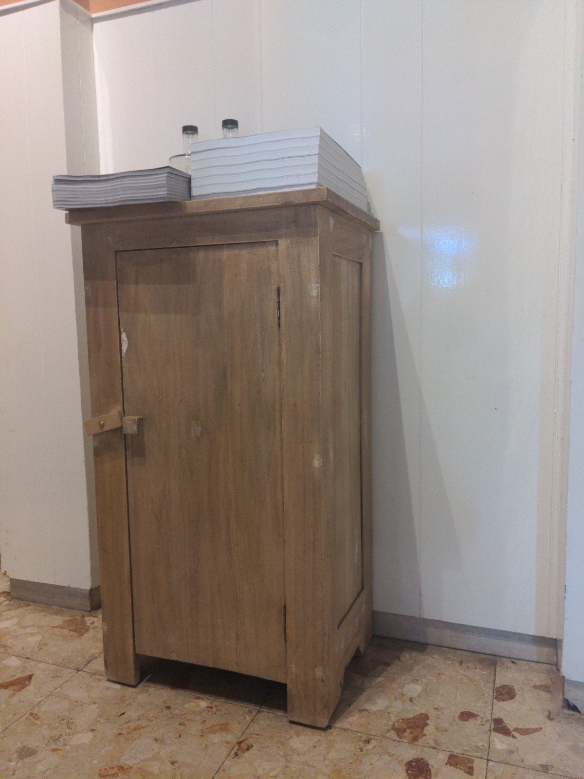 Houten kastje met planken, Ophalen, Gebruikt