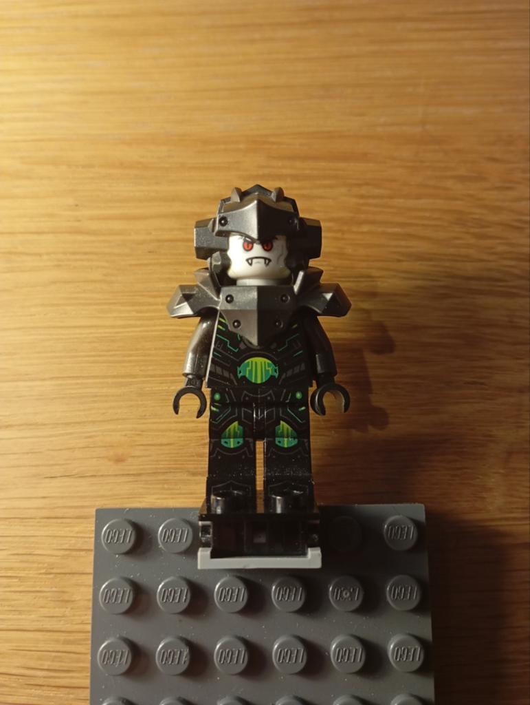 Lego Nexo Knights Megabyter/Fred (nex126), Ophalen