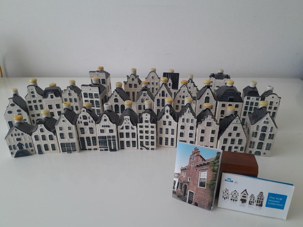 31 KLM Business Class huisjes (incl. dubbele en lege), Ophalen of Verzenden, Gebruikt, 41 t/m 60, Gevuld