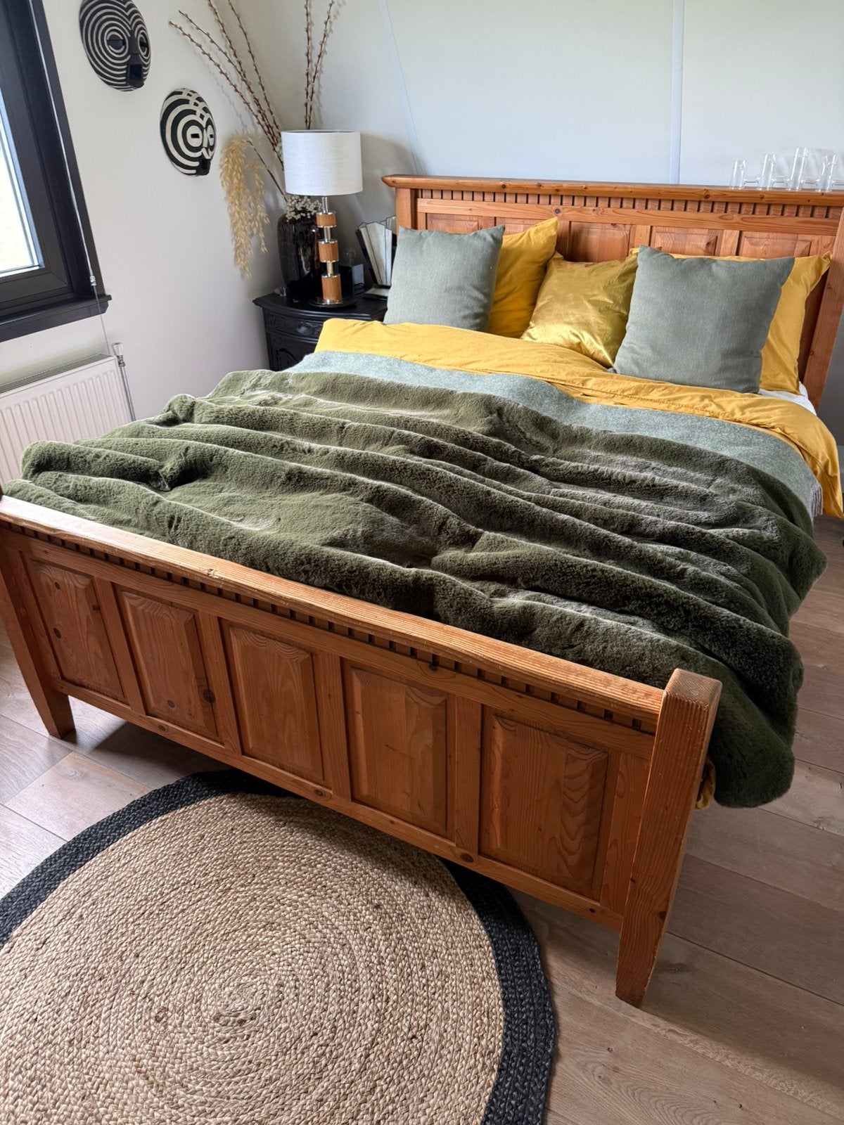 Bed met cornell panelen incl swiss sense matrassen/ topper, Ophalen, Zo goed als nieuw, 150 tot 200 cm