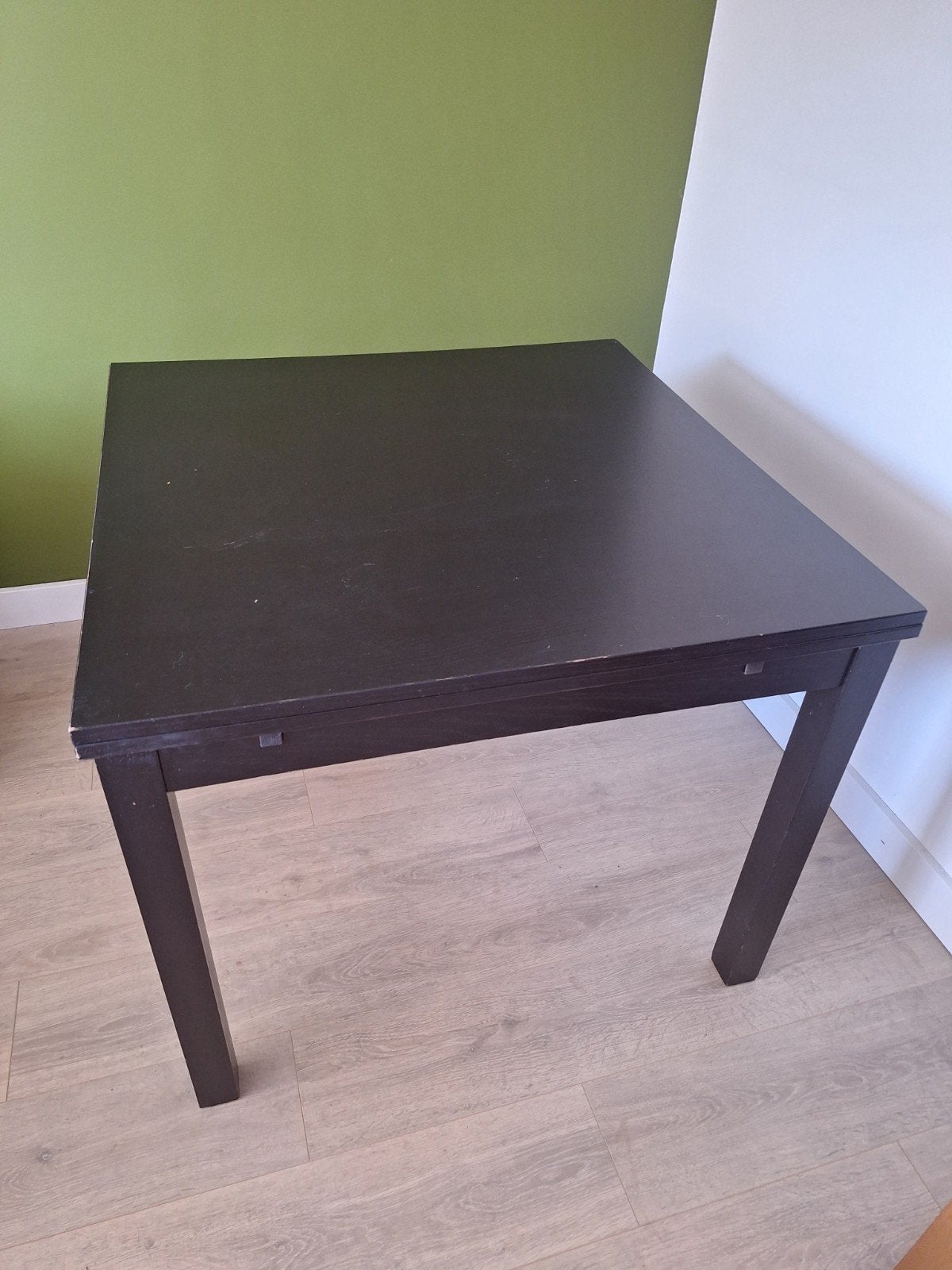 Ikea Bjursta uitschuifbare eettafel - Zwarte houtlook, Huis en Inrichting, Tafels | Eettafels, Ophalen, Gebruikt, Rechthoekig