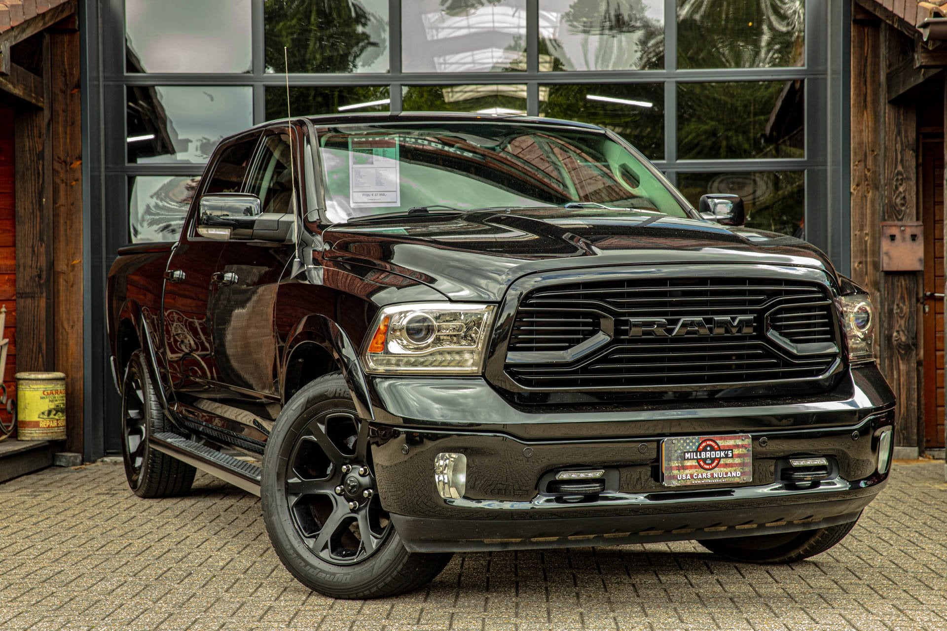 Dodge Ram 1500 5.7 V8 Classic LPG, Cruise control, Stoel ver, Automaat, 5654 cc, 402 pk, Zwart