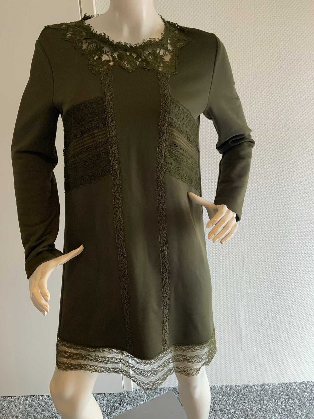 Ermanno scervino jurk met kant maat it 42  nl 38, Maat 38/40 (M), Ophalen of Verzenden, Zo goed als nieuw, Knielengte