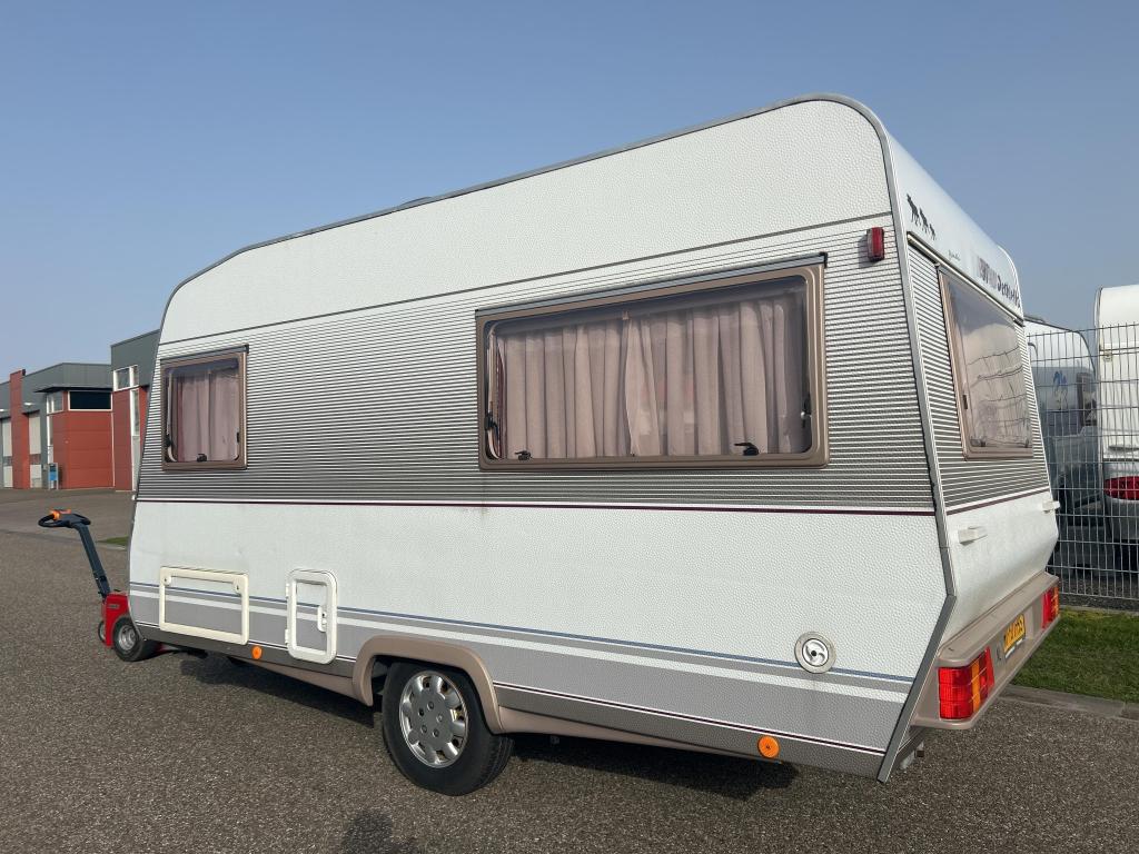 Dethleffs New Line 440 TOILET, VOORTENT, AANBOUW, Caravans en Kamperen, Arist-Dethleffs-Straße 12, 88316 Isny im Allgäu, Duitsland