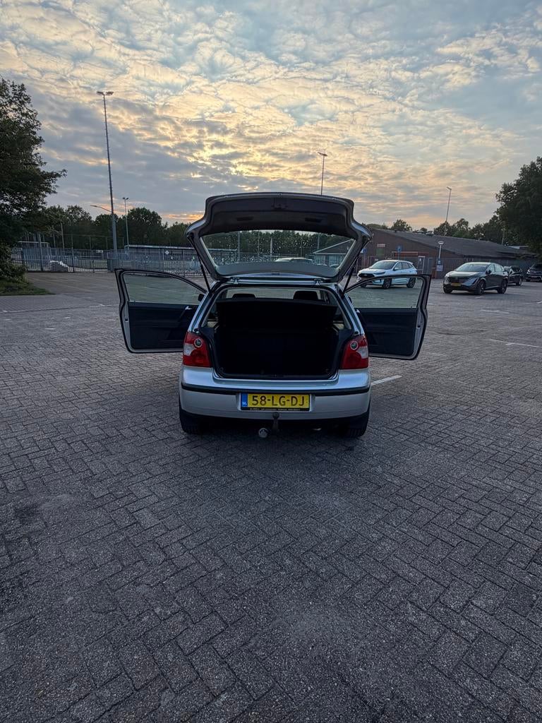 Volkswagen Polo 1.4 55KW 2003 Grijs, Auto's, Volkswagen, Voorwielaandrijving, 4 cilinders, Origineel Nederlands, Handgeschakeld