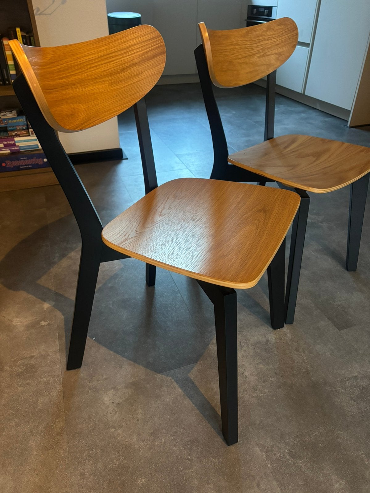 Twee eetkamerstoelen Crow zwart/eiken, Ophalen, Twee, Zwart, Zo goed als nieuw