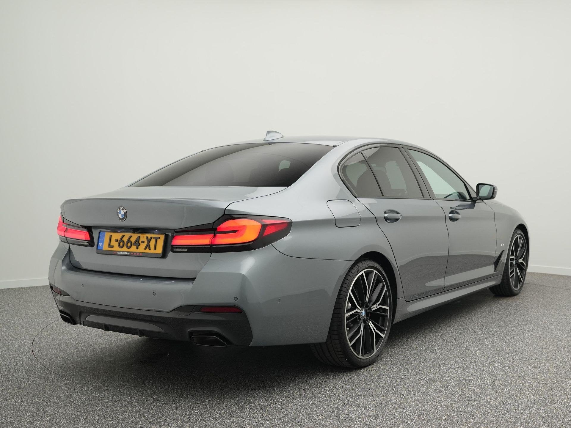 BMW 5-serie 520i Business Edition Plus | M Sportpakket | Har, Auto's, Automaat, 1998 cc, Achterwielaandrijving, Gebruikt