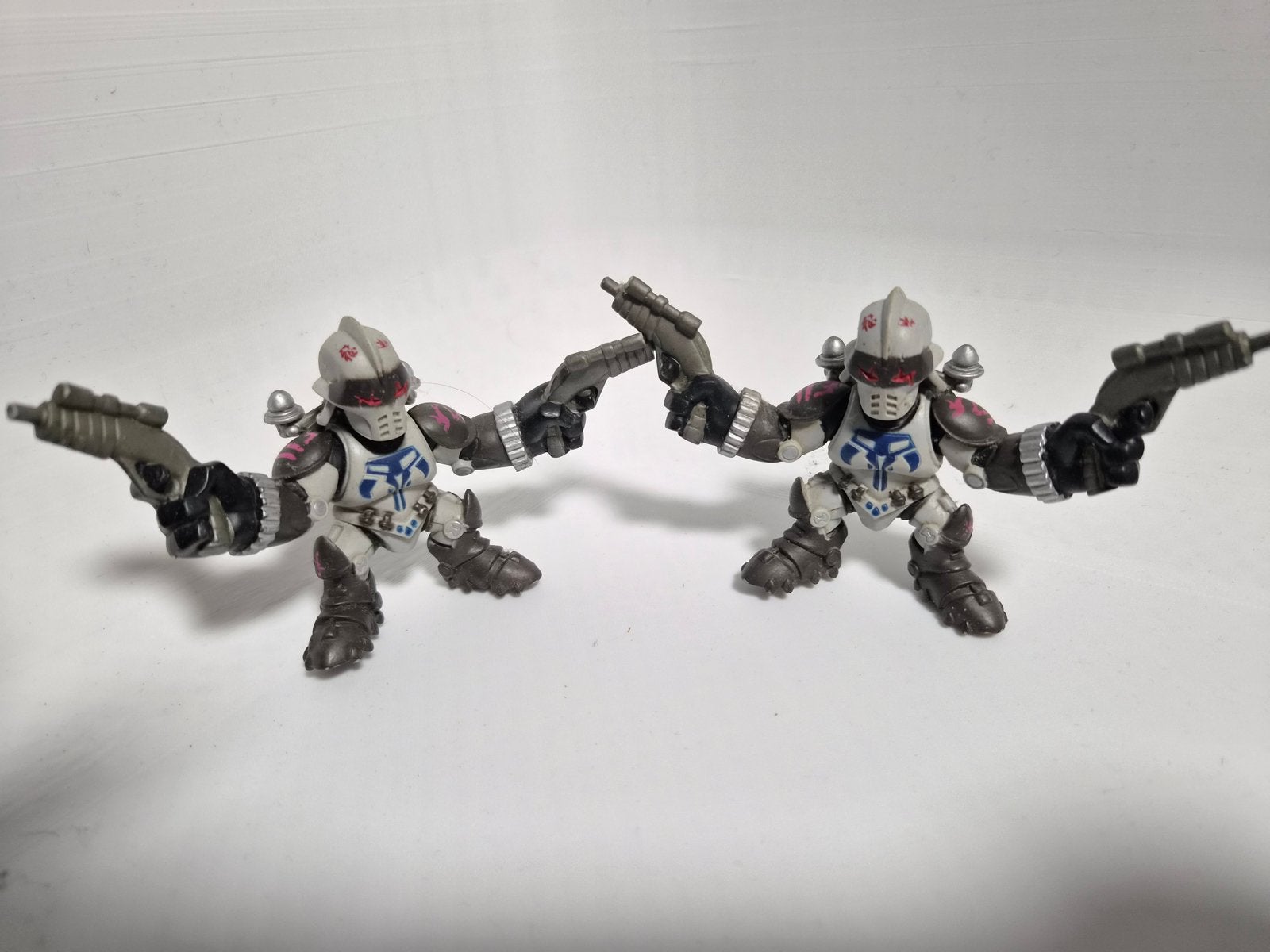 2 x Sci-Fi Actiefiguren met Wapens - Zo goed als nieuw, Ophalen of Verzenden, Zo goed als nieuw