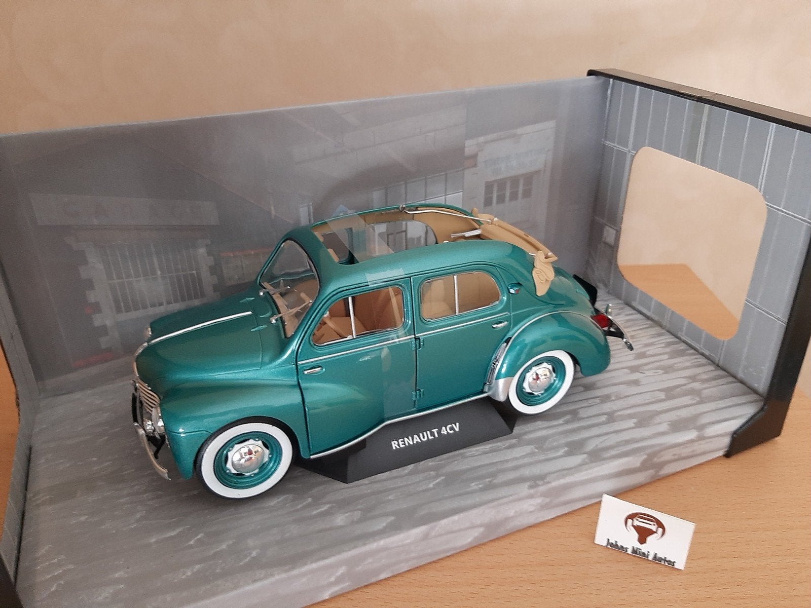 Renault 4CV Cabriolet 1951 groen-metallic van Solido 1:18, Solido, Auto, Solido, Nieuw