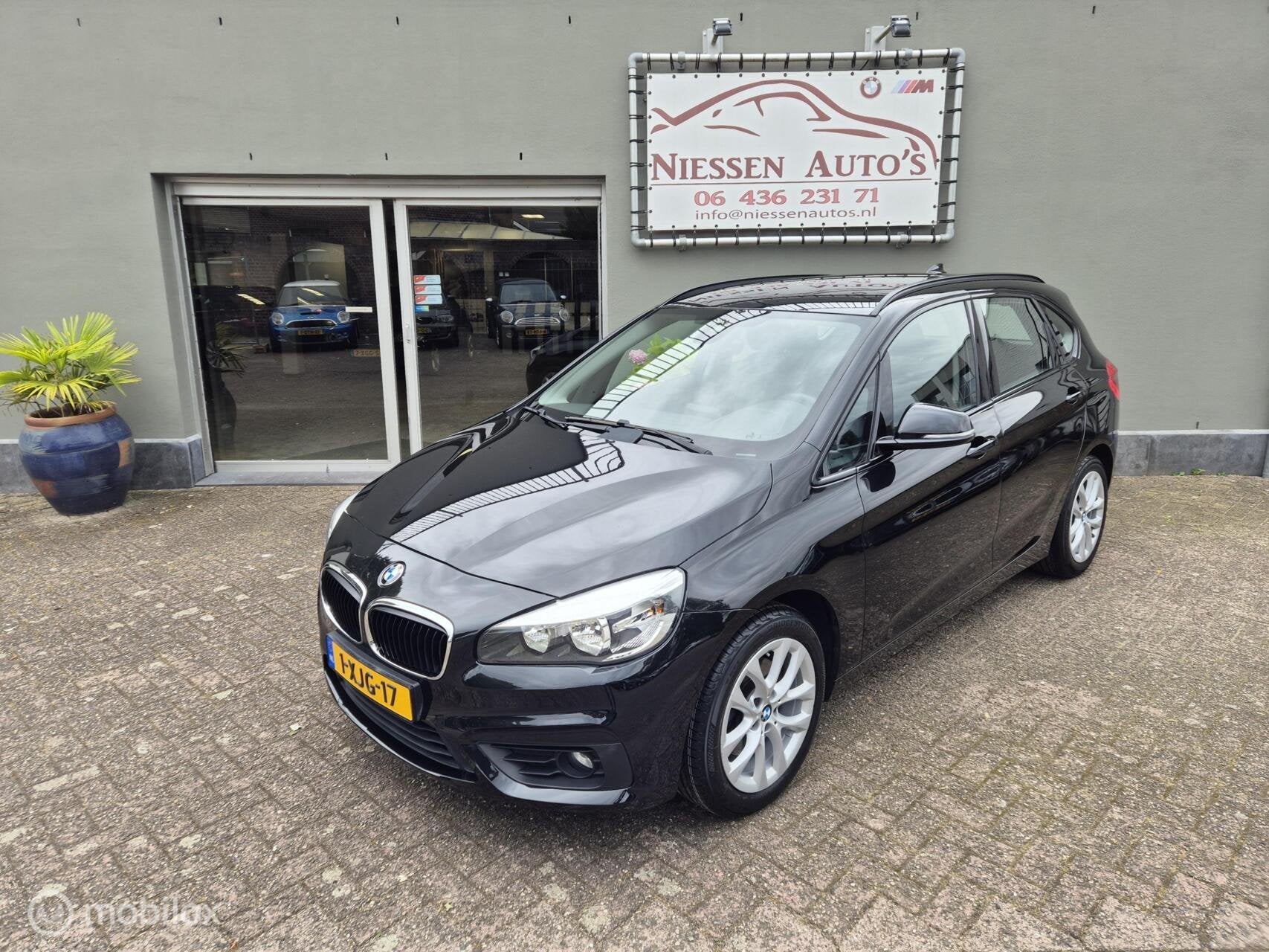 BMW 2-serie Active Tourer 218i Executive NAP/Navi/Trekhaak, Auto's, Voorwielaandrijving, Dealer onderhouden, Origineel Nederlands